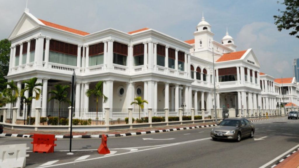 Tour George Town’s Colonial Architecture